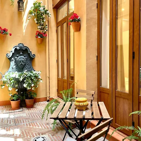 Piso Con Patio, 3 Habitaciones, En La Goleta Malaga Exterior photo