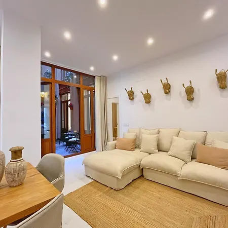 Piso Con Patio, 3 Habitaciones, En La Goleta Malaga Exterior photo