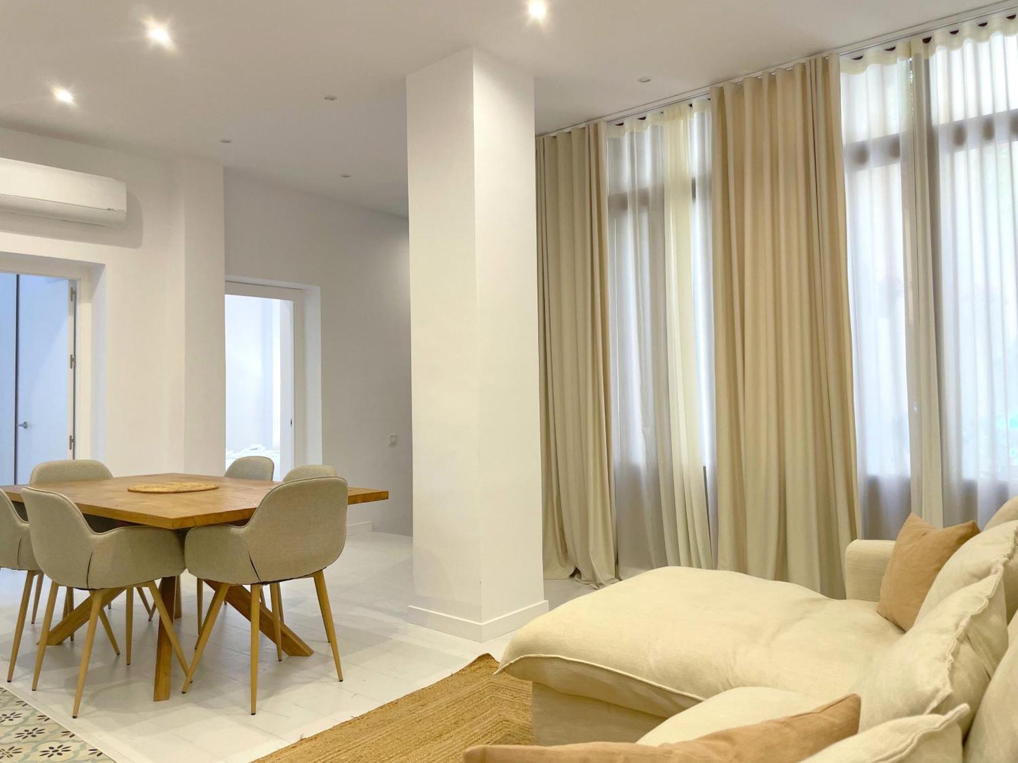 Apartament Piso Con Patio, 3 Habitaciones, En La Goleta